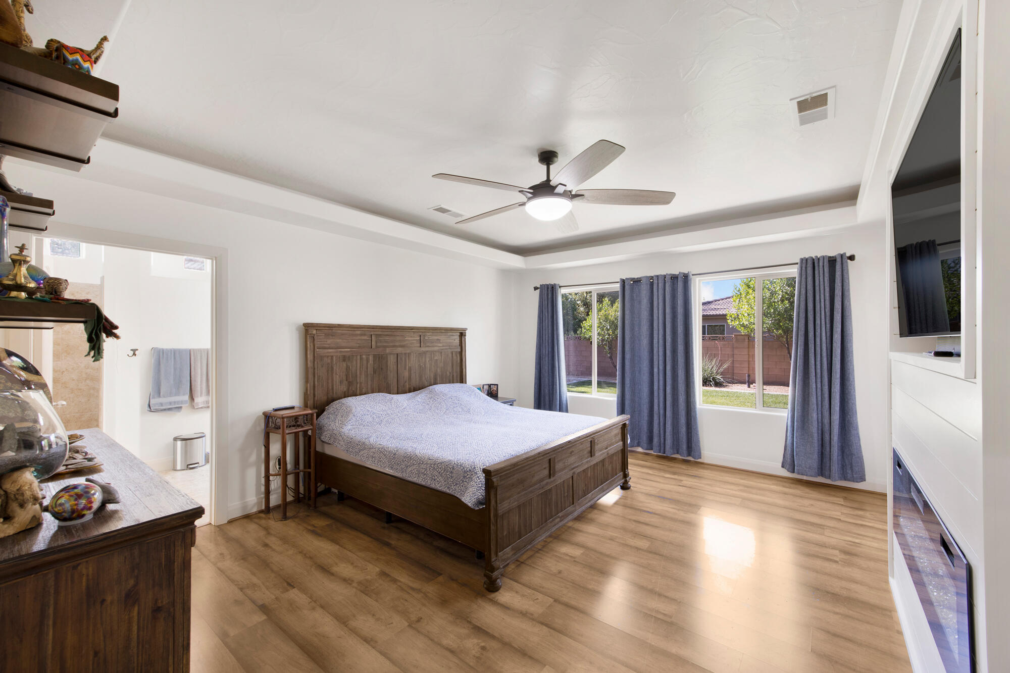 HIGH CHAPARRAL AT THE WASHINGTON BENCH - Residential