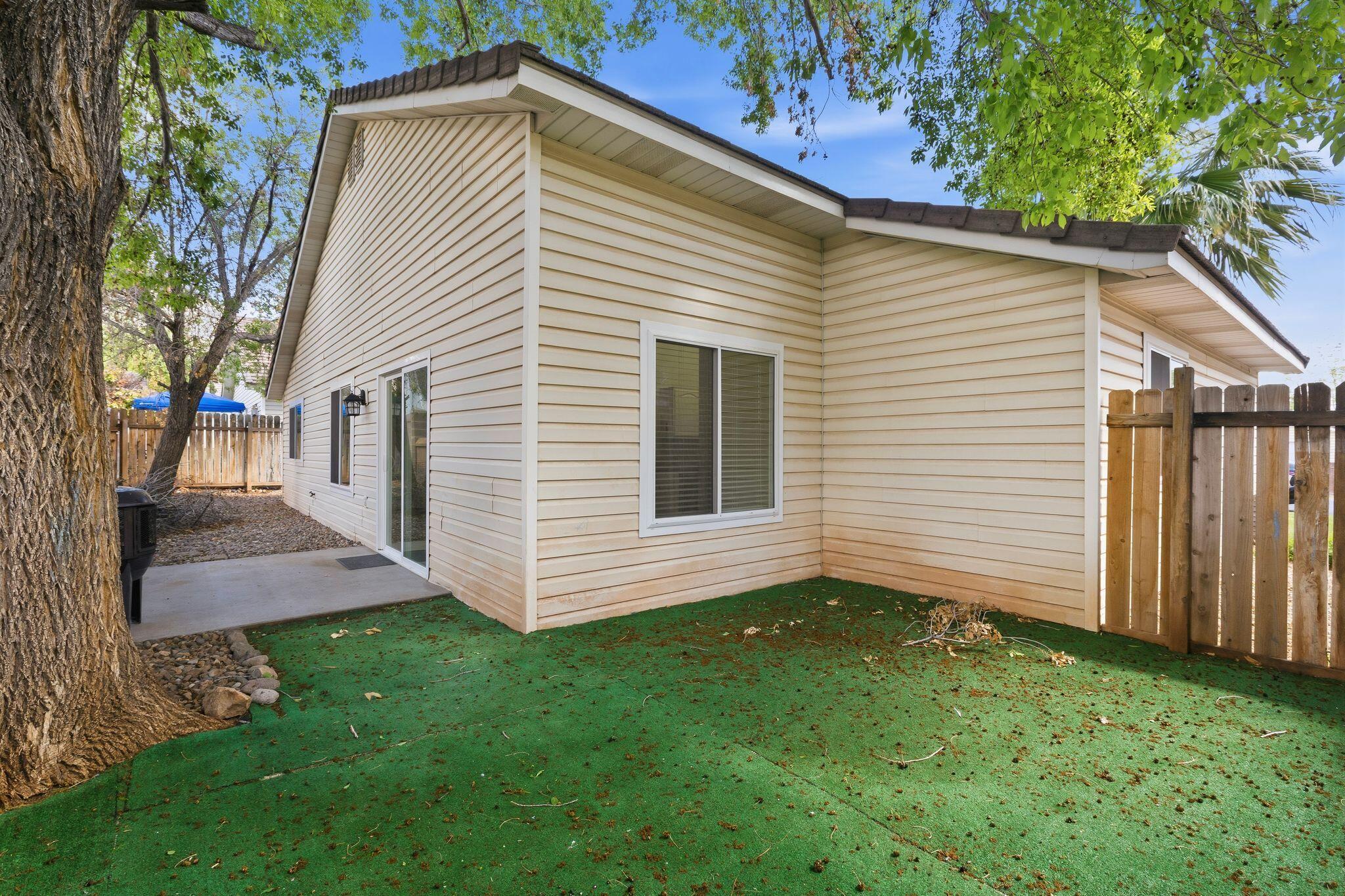 STONE POINT PATIO HOMES - Residential
