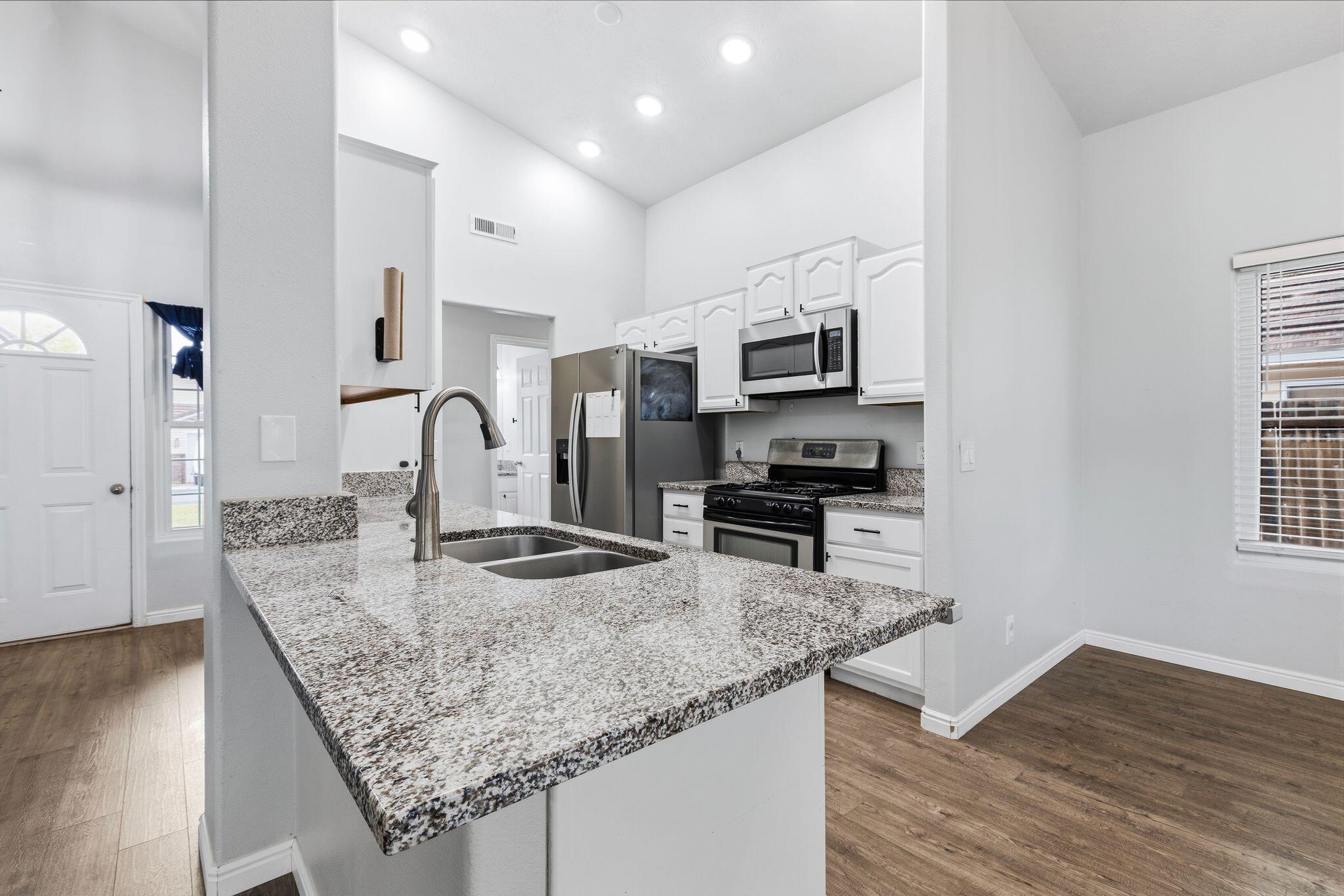 STONE POINT PATIO HOMES - Residential