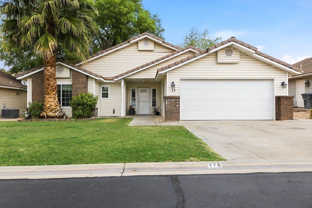 Photo of 1141 W 360 N 17 #17, Saint George, UT 84770 (MLS # 26-270931)