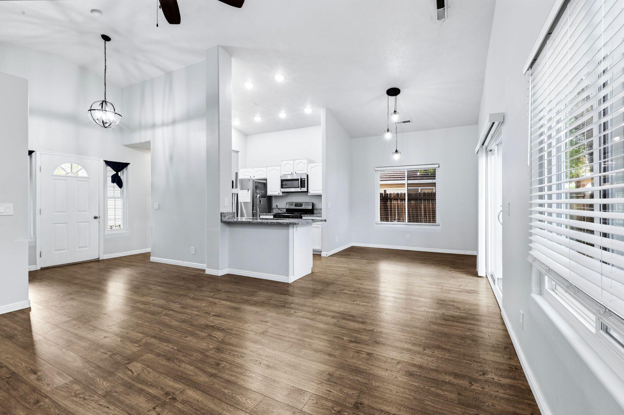 STONE POINT PATIO HOMES - Residential