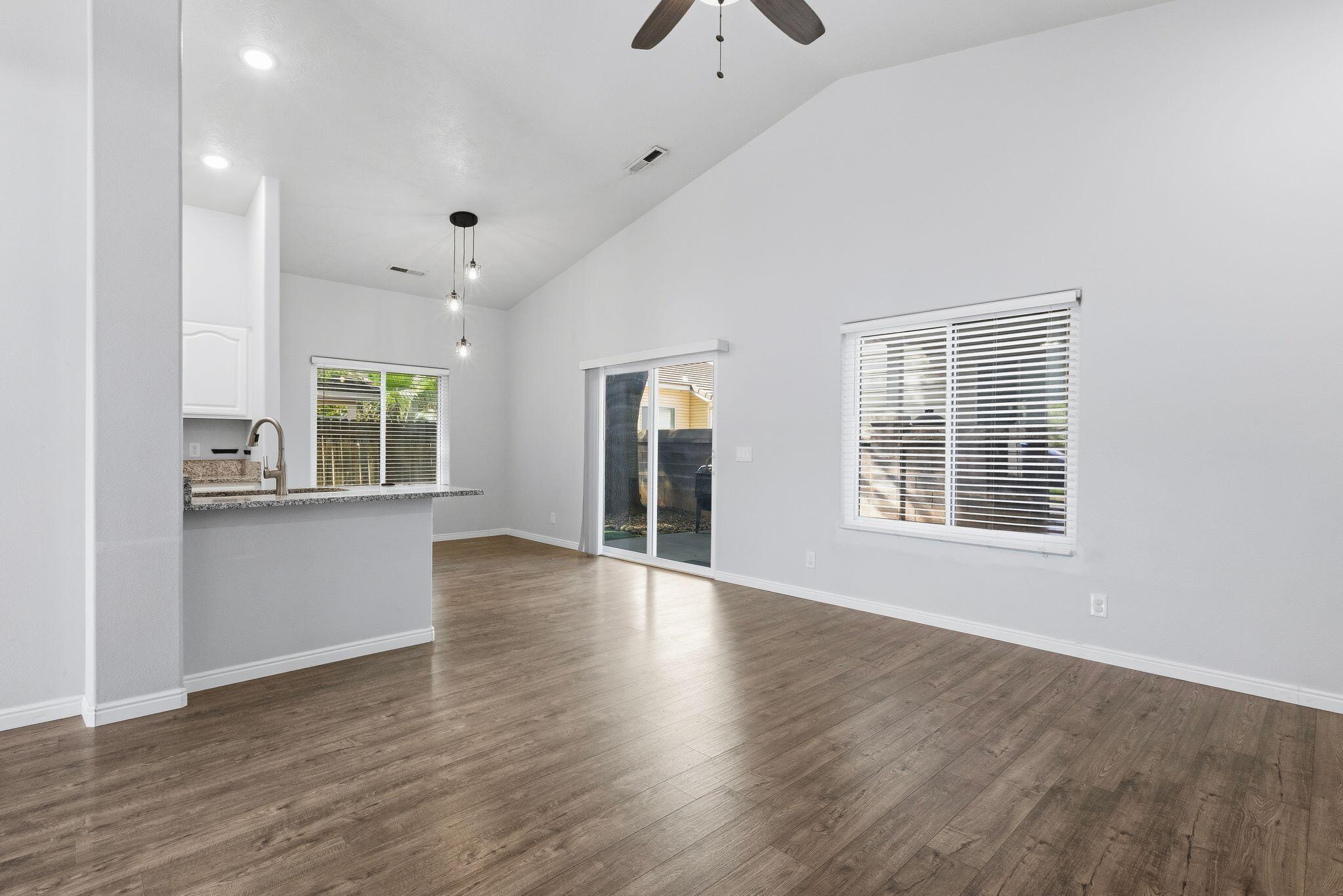 STONE POINT PATIO HOMES - Residential