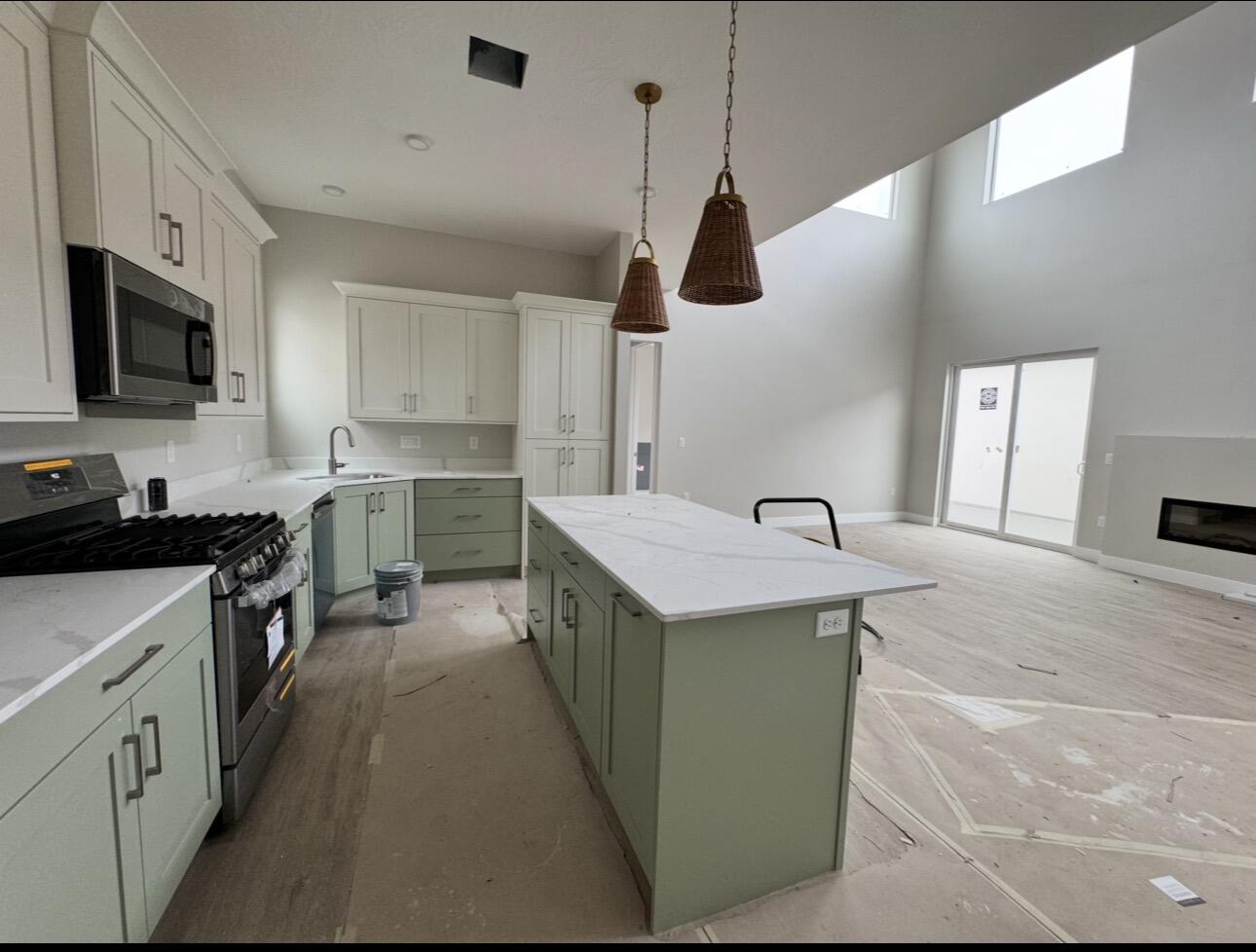 EAGLE POINTE - Residential