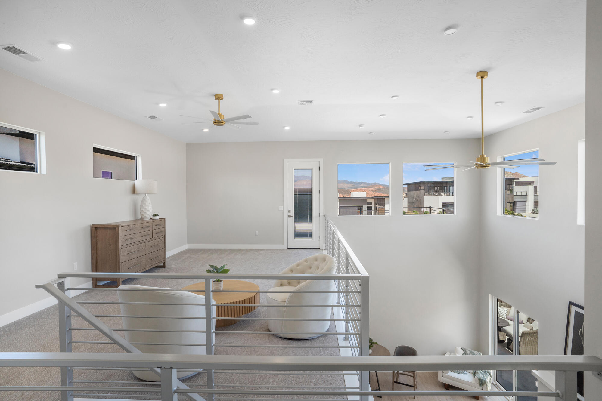 EAGLE POINTE - Residential
