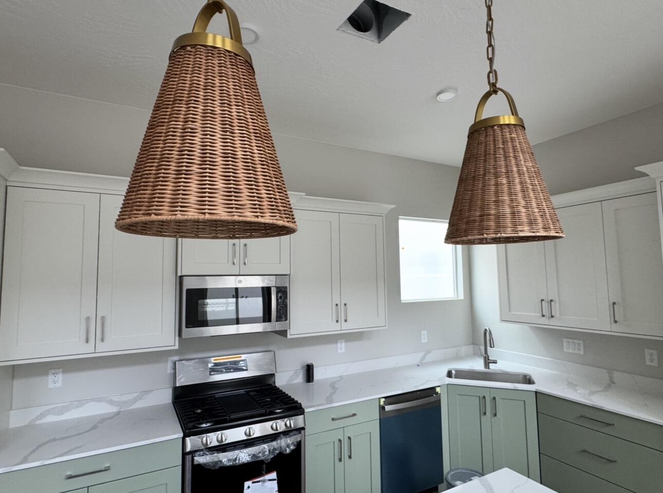 EAGLE POINTE - Residential