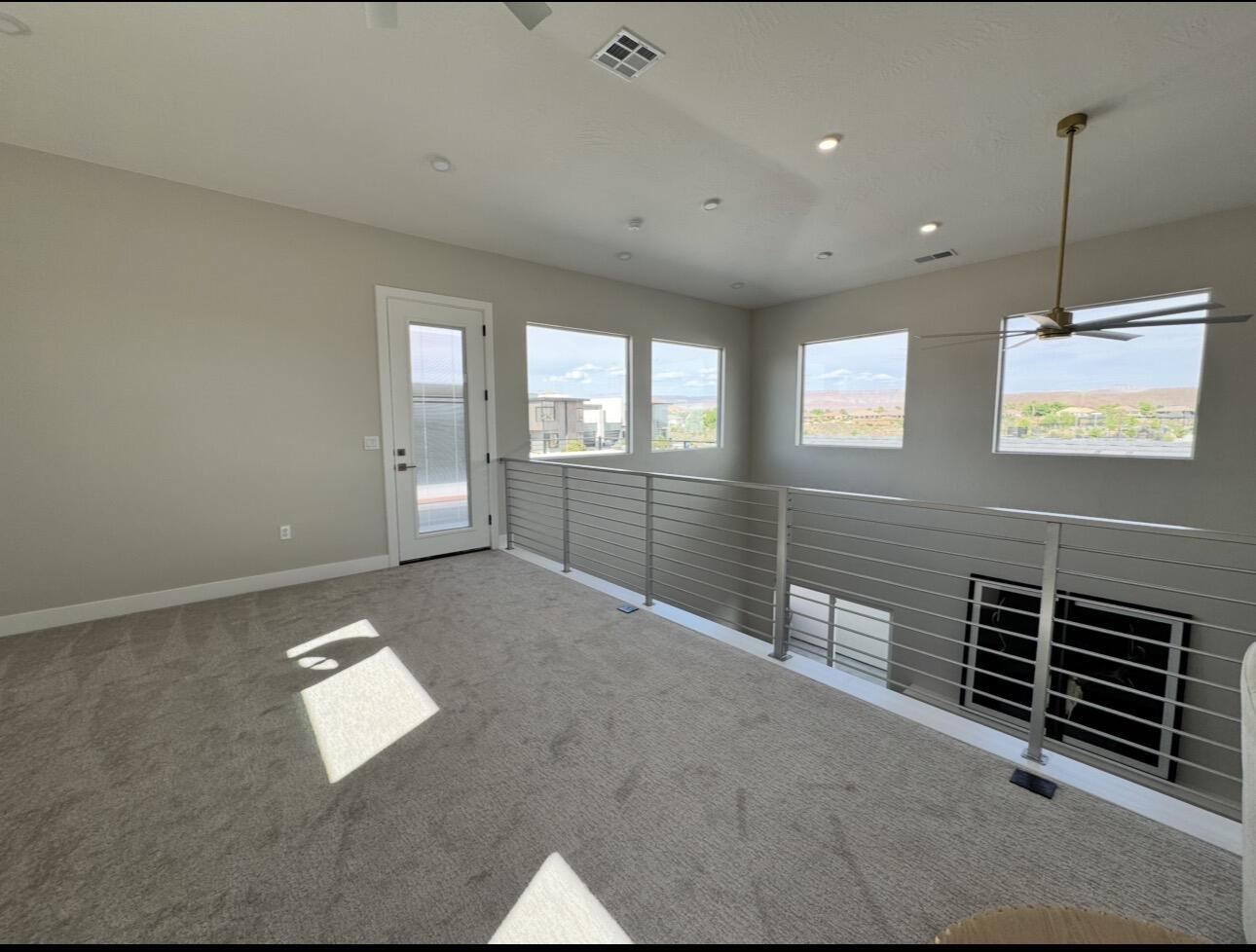 EAGLE POINTE - Residential