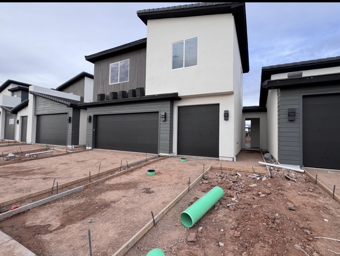 EAGLE POINTE - Residential