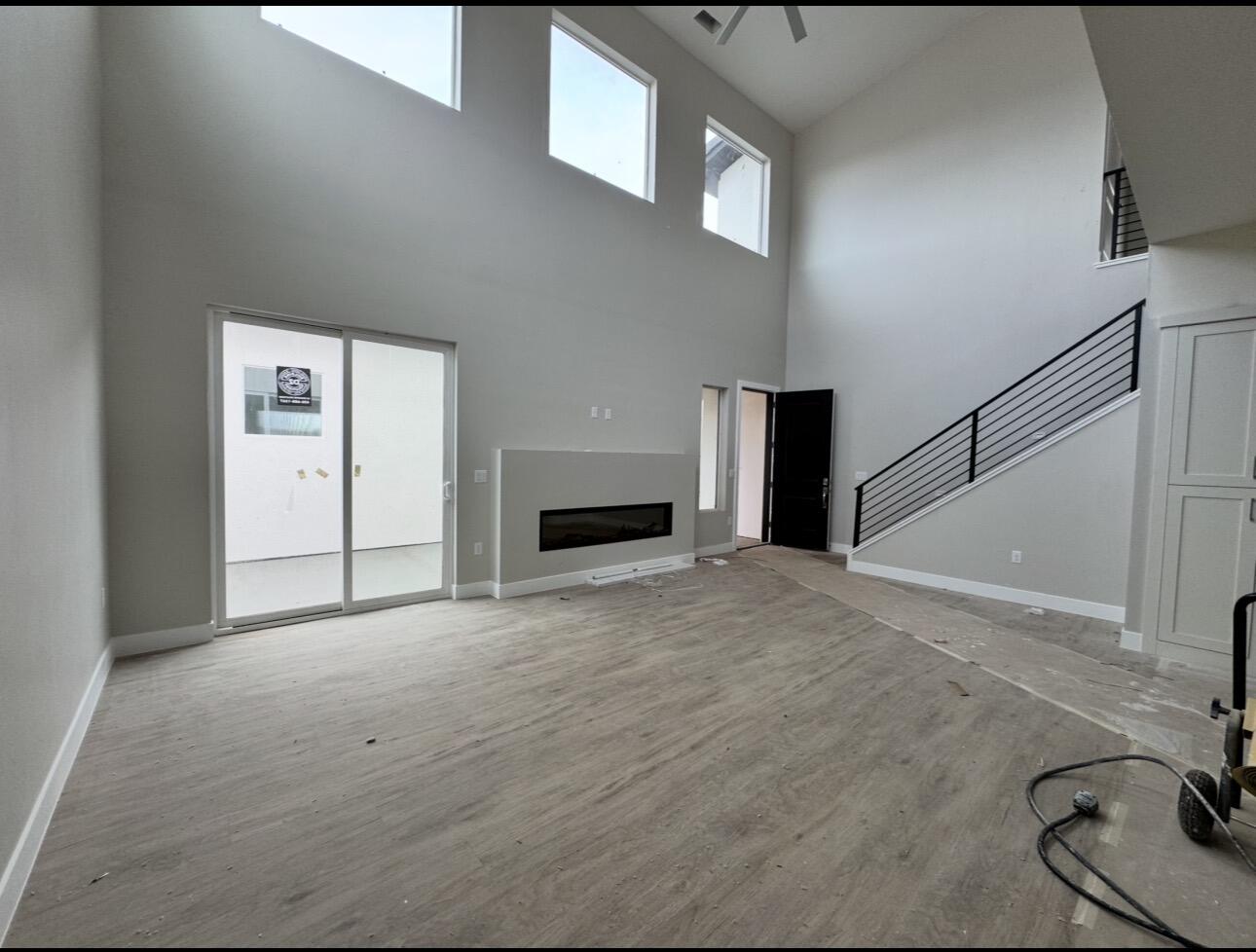 EAGLE POINTE - Residential