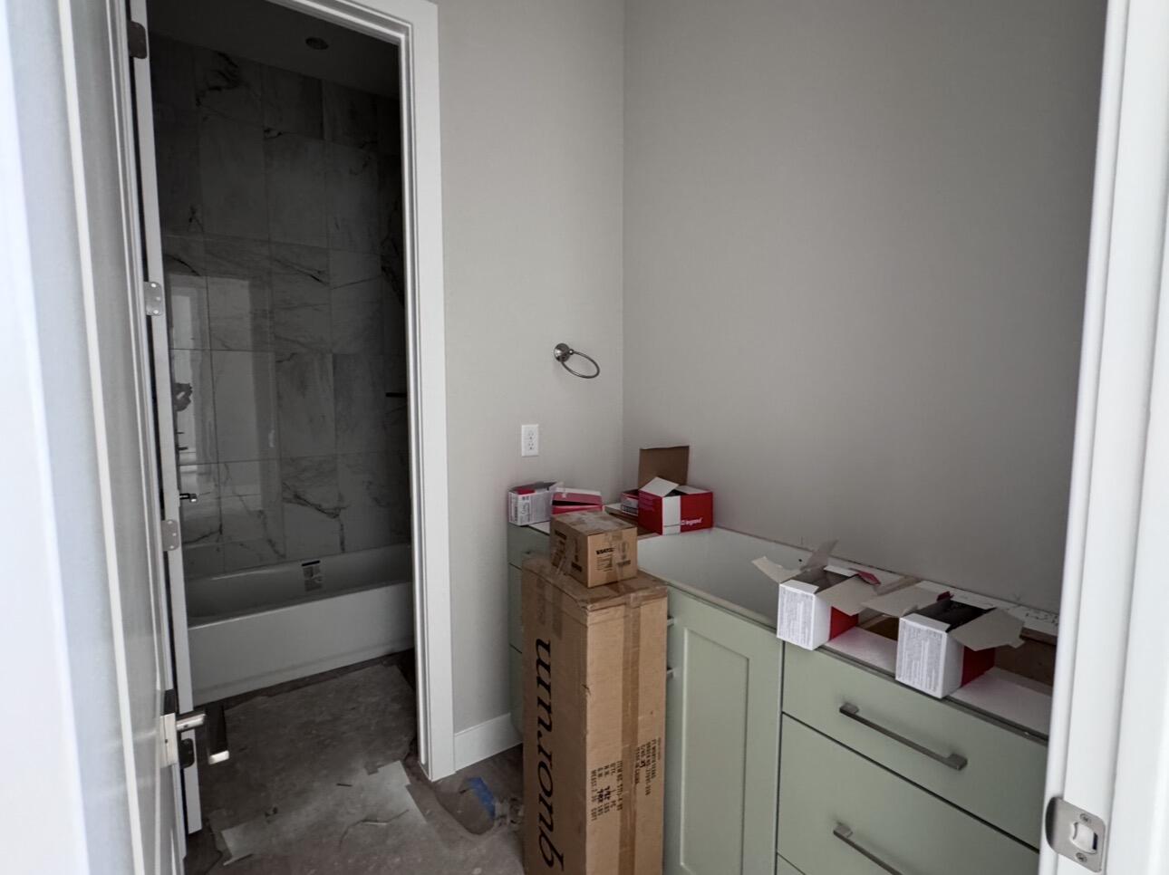 EAGLE POINTE - Residential