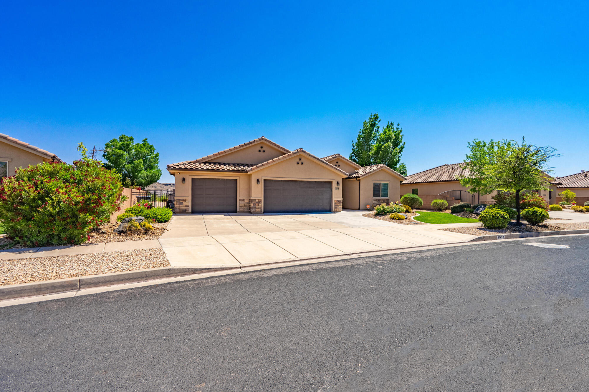 SIENNA HEIGHTS - Residential