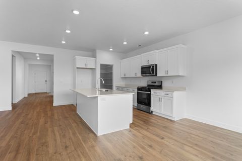 Tiny photo for 1798 S Queens Garden DR 4284 #4284, Washington, UT 84780 (MLS # 26-270611)