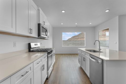 Tiny photo for 1798 S Queens Garden DR 4284 #4284, Washington, UT 84780 (MLS # 26-270611)