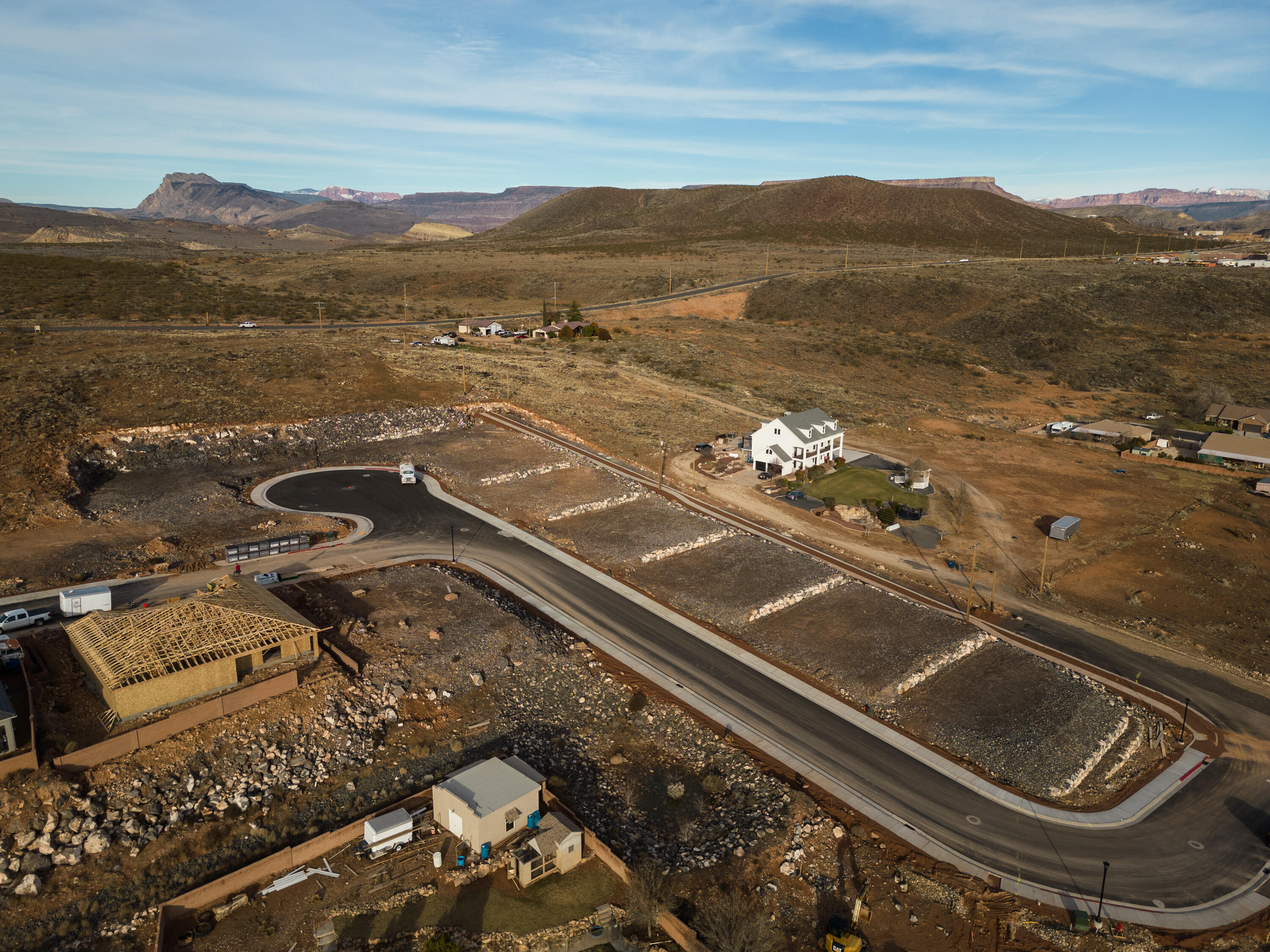 PAINTED SANDS - Land