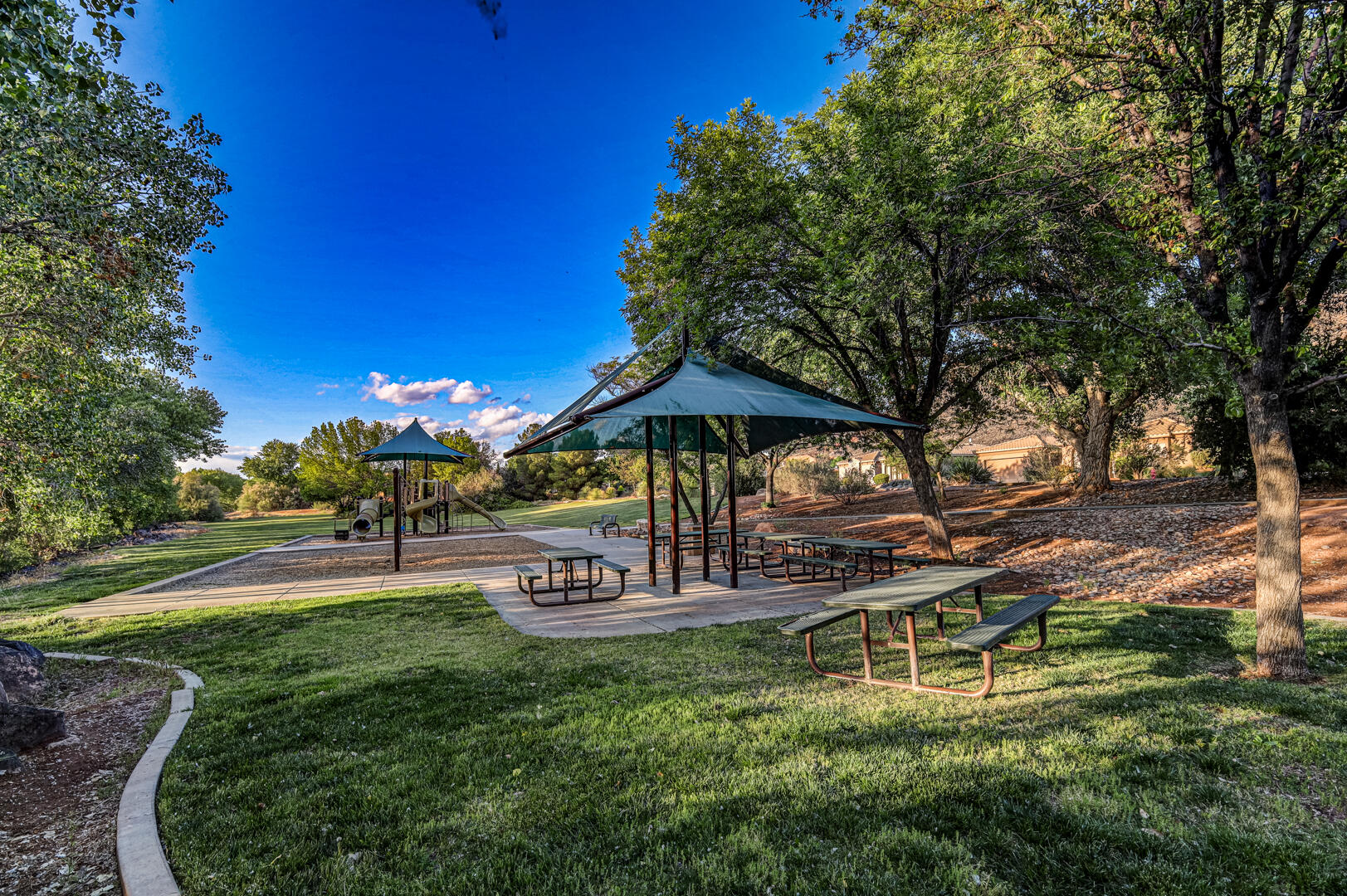 PINE BROOK - Residential