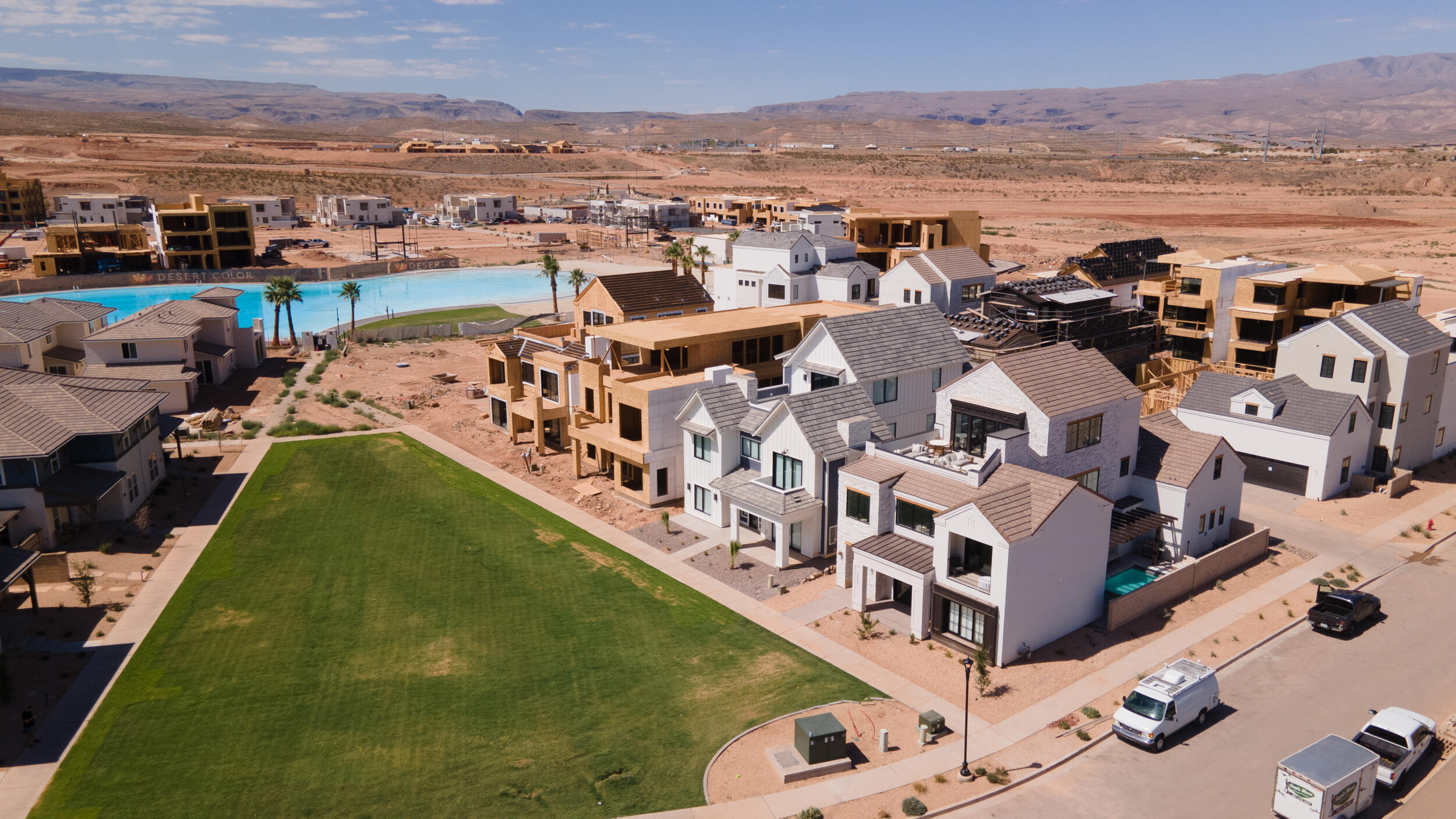 DESERT COLOR RESORT - Residential