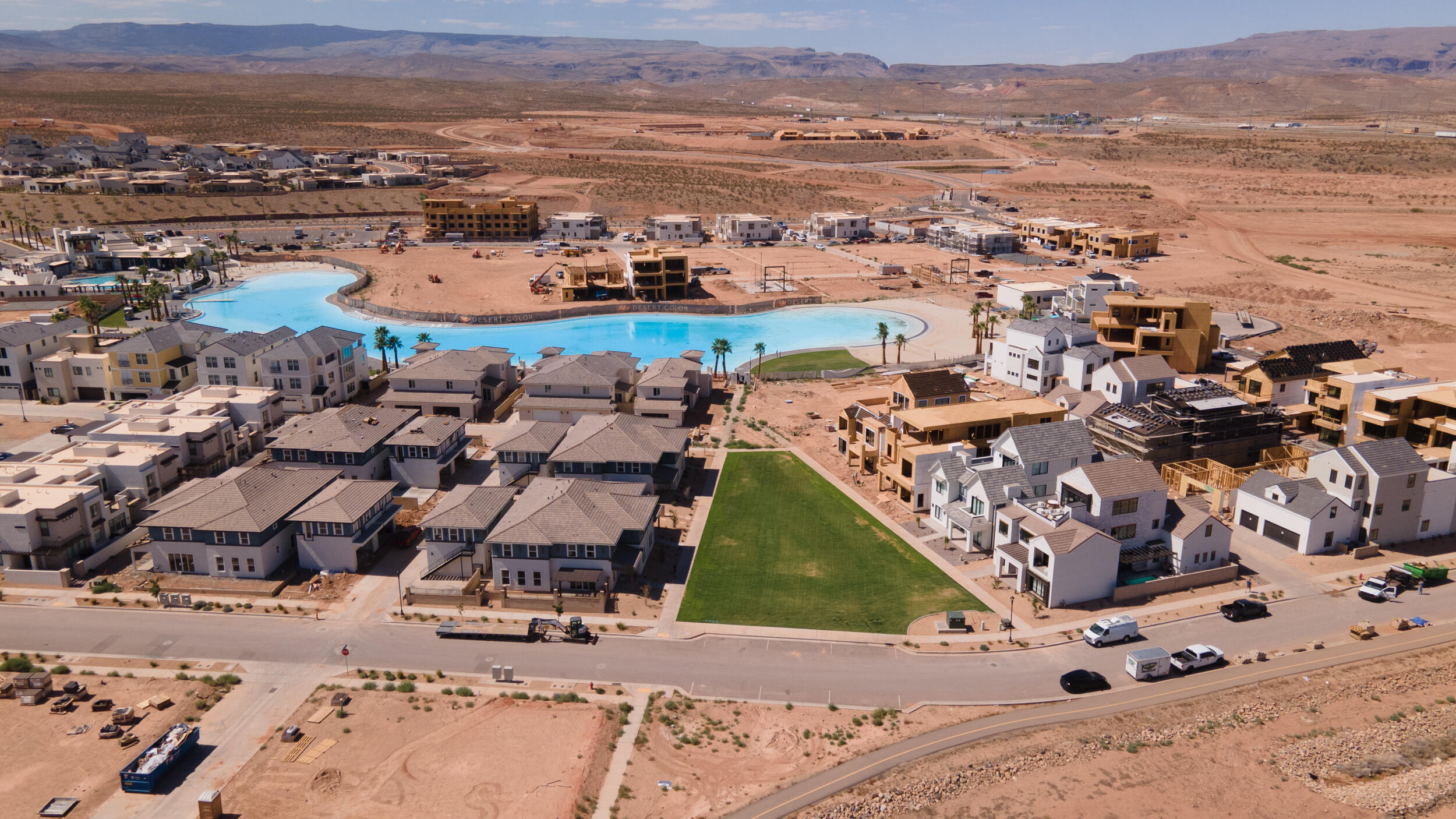 DESERT COLOR RESORT - Residential