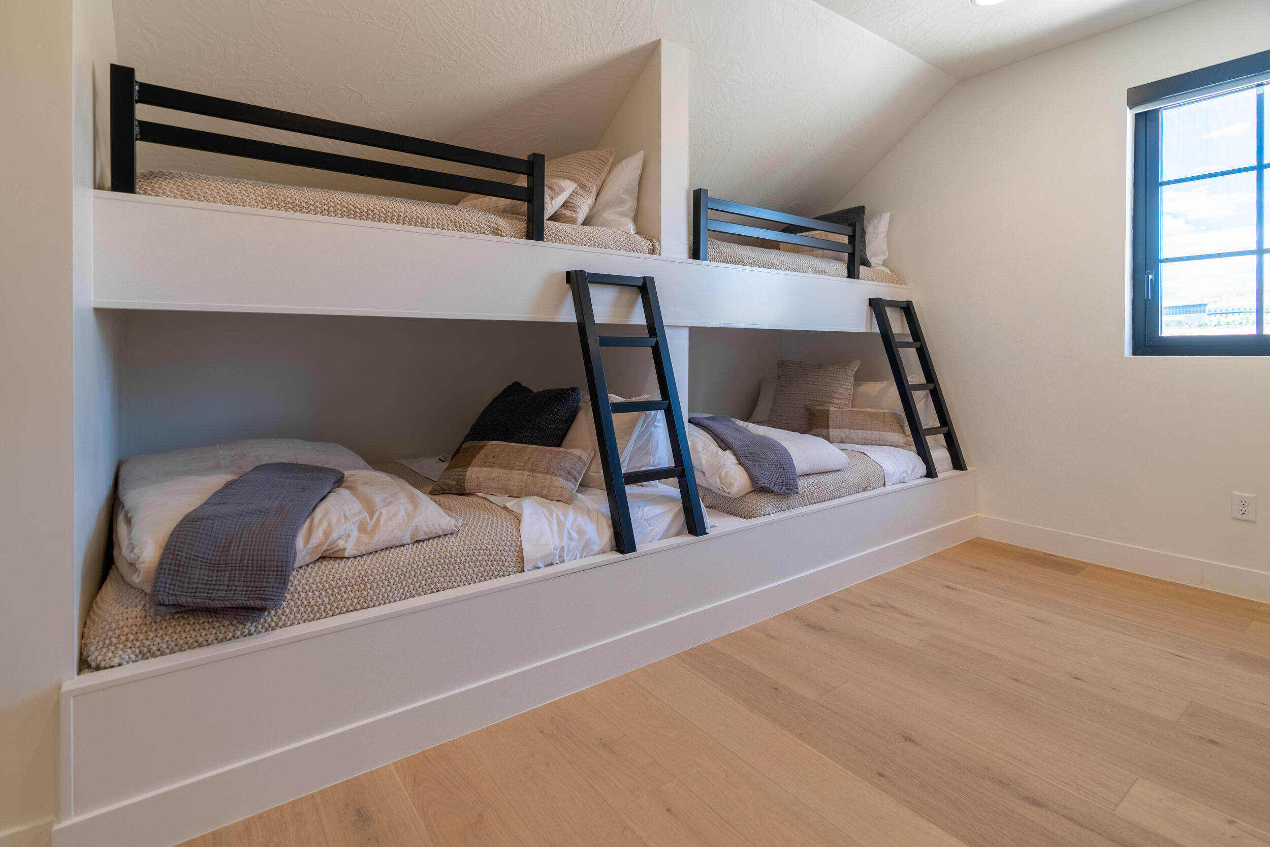 DESERT COLOR RESORT - Residential