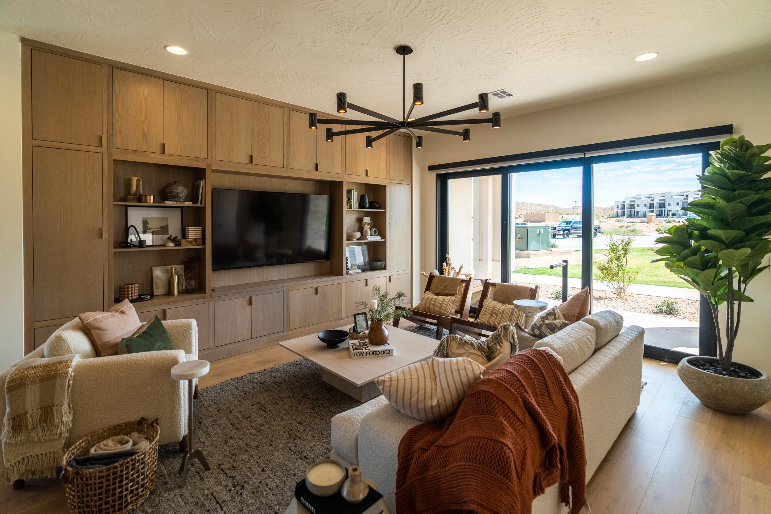 DESERT COLOR RESORT - Residential