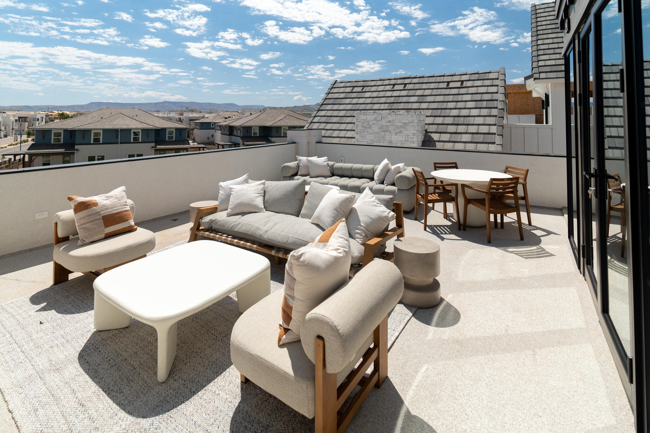 DESERT COLOR RESORT - Residential