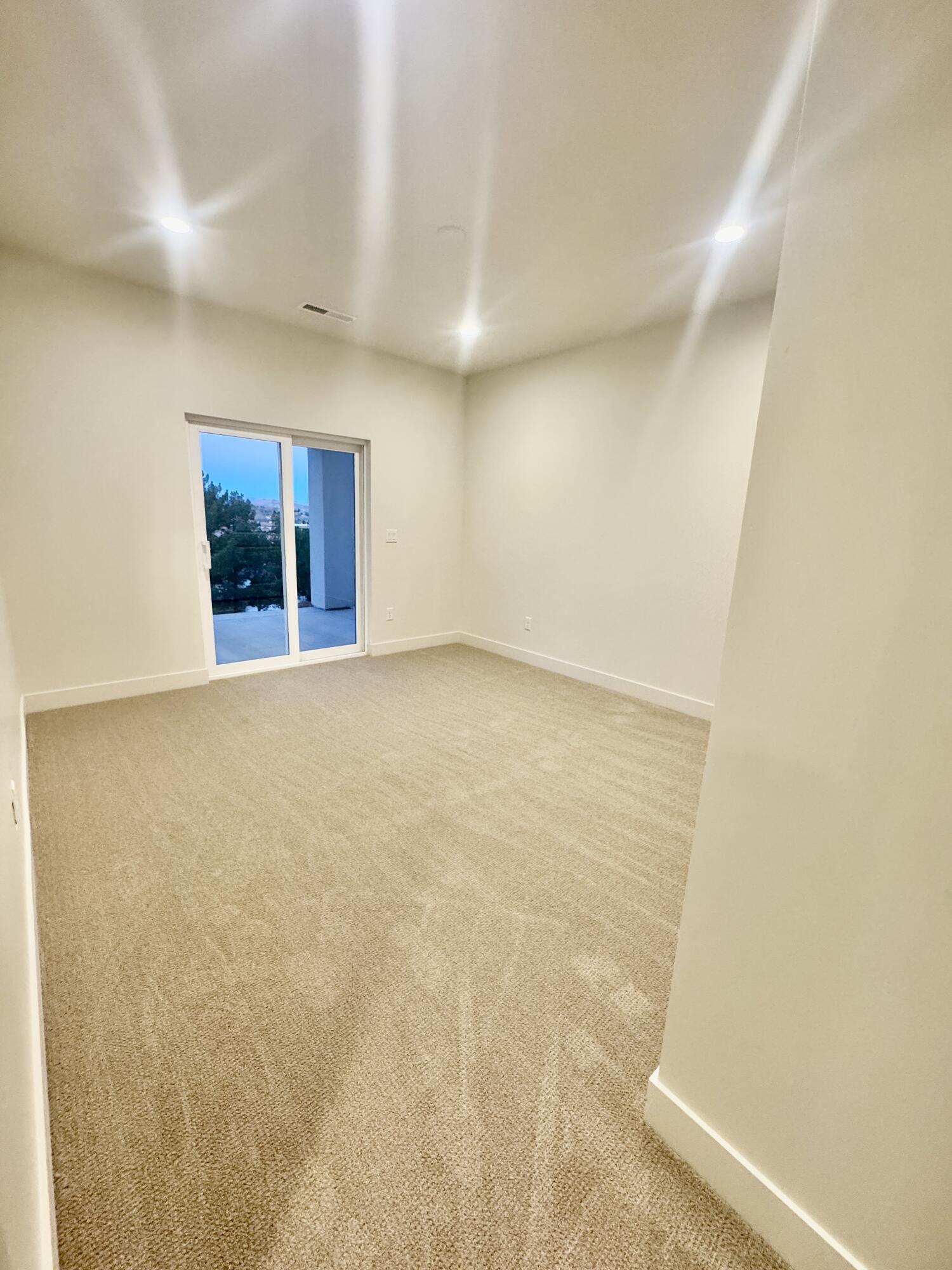 BLOOMINGTON HILLS - Residential