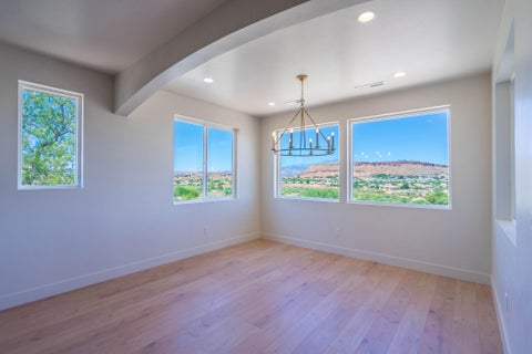 Tiny photo for 3043 S SWEETGUM CIR, Saint George, UT 84790 (MLS # 26-269334)