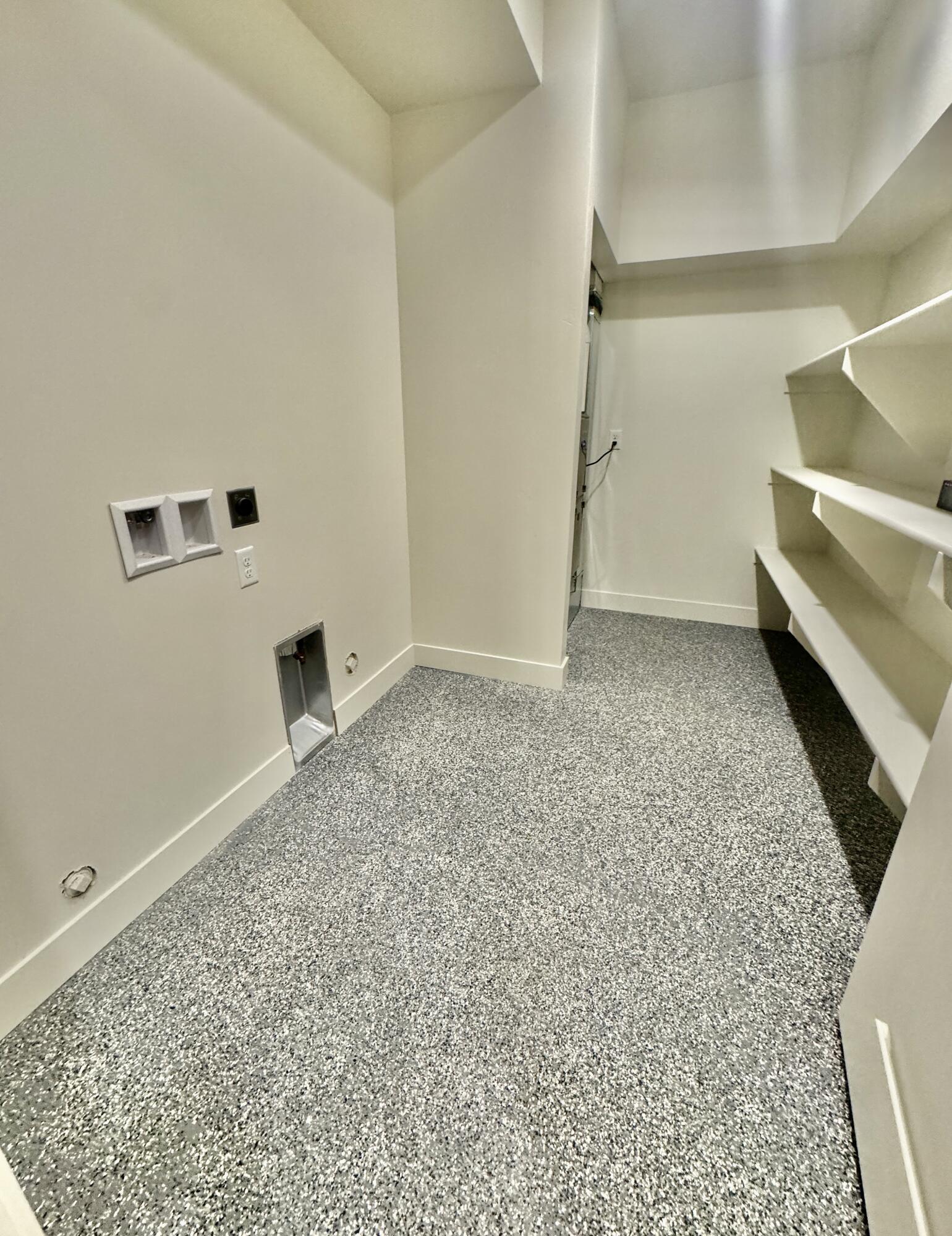 BLOOMINGTON HILLS - Residential