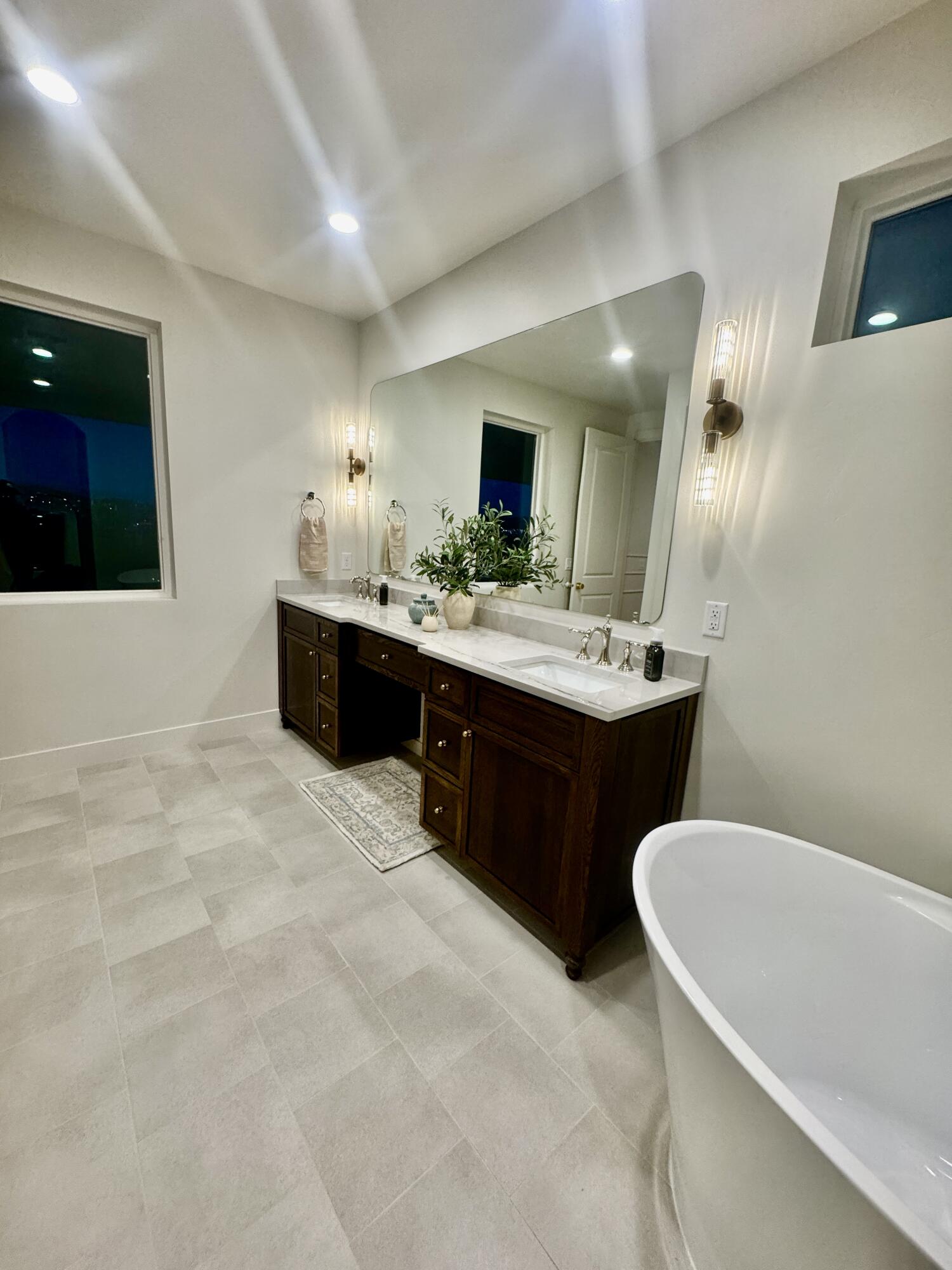 BLOOMINGTON HILLS - Residential