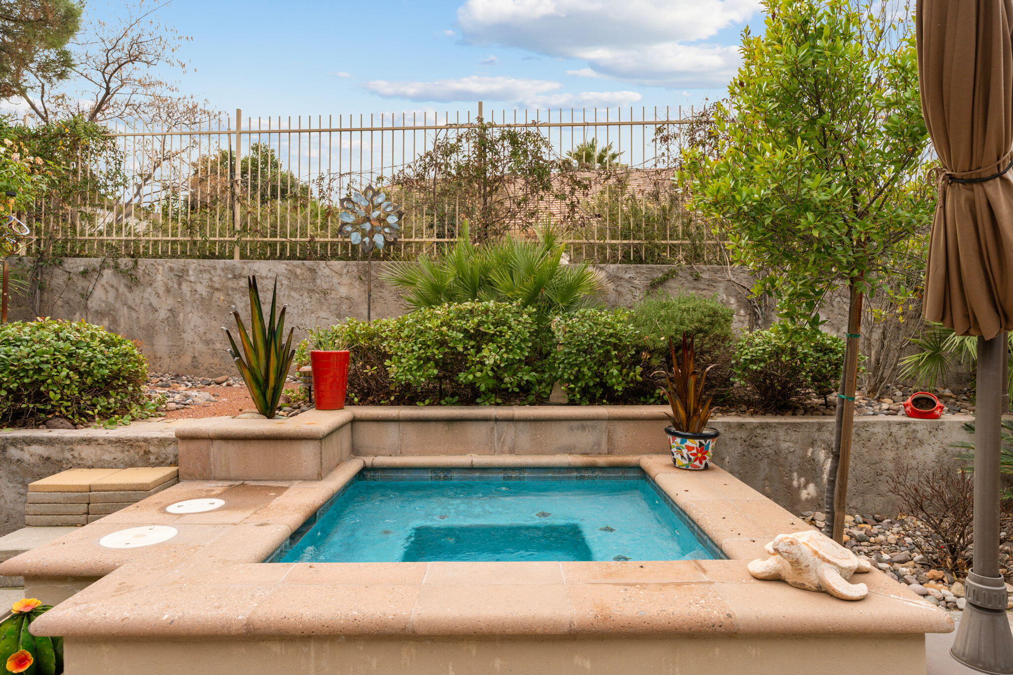 BOULDERS - Residential