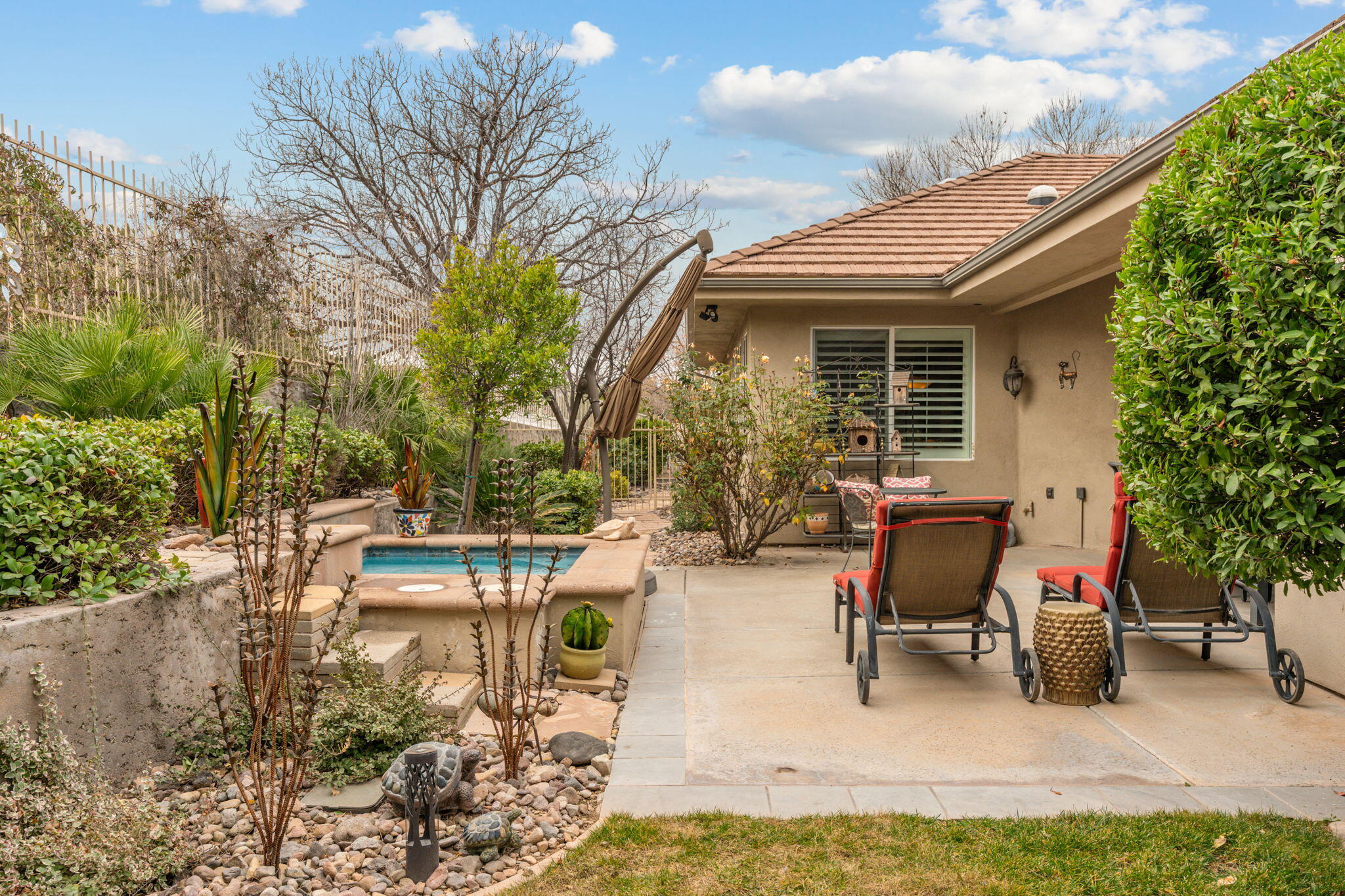 BOULDERS - Residential