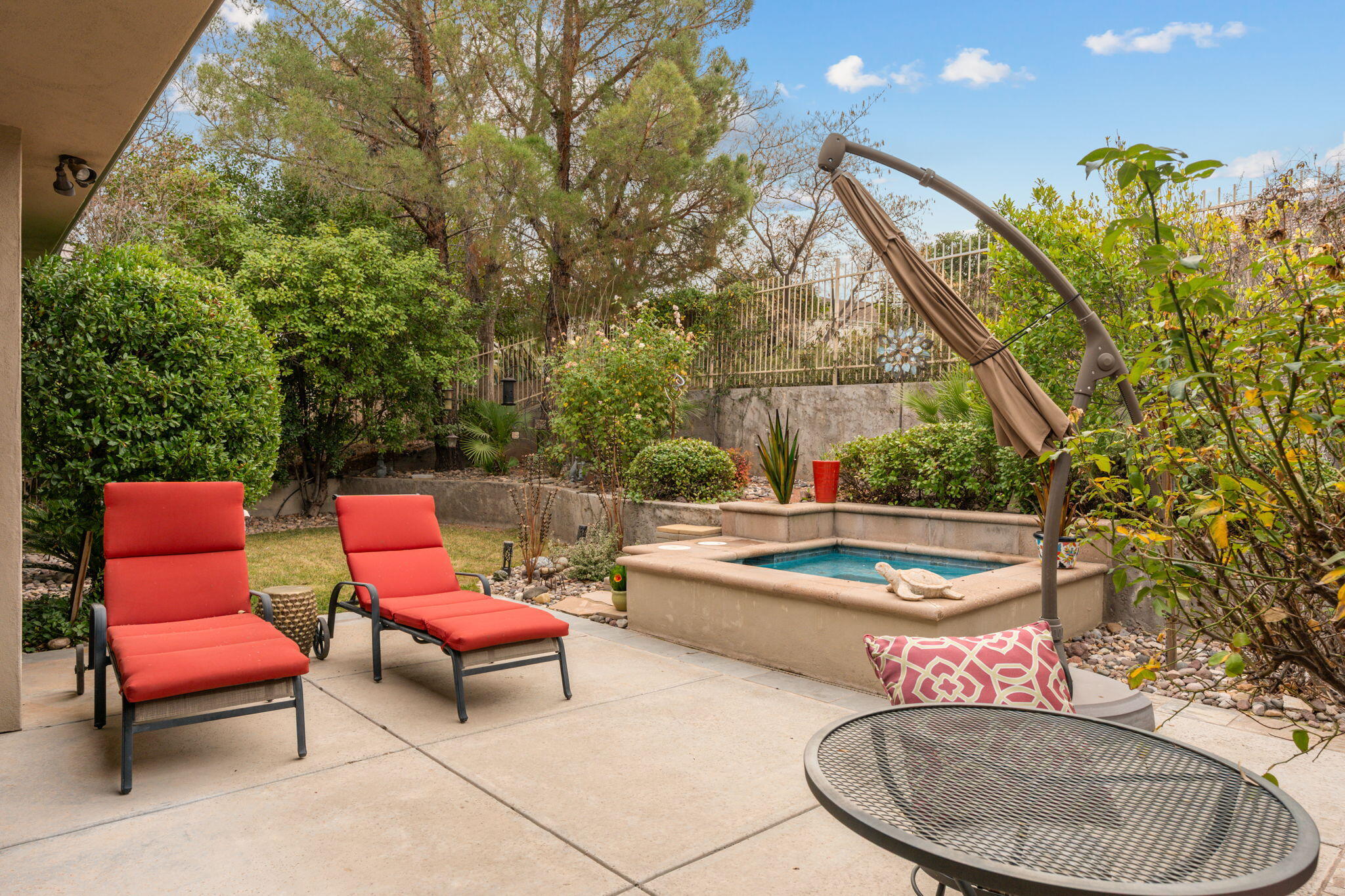 BOULDERS - Residential