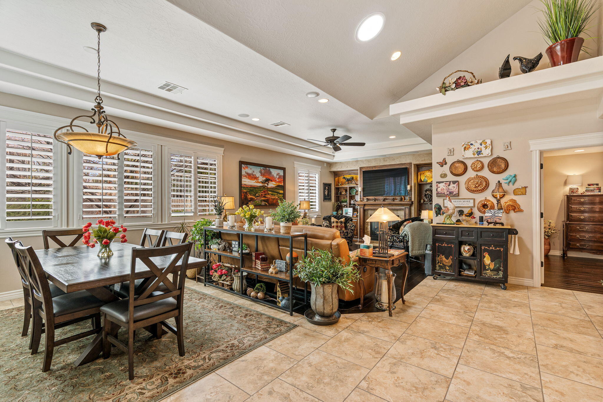 BOULDERS - Residential