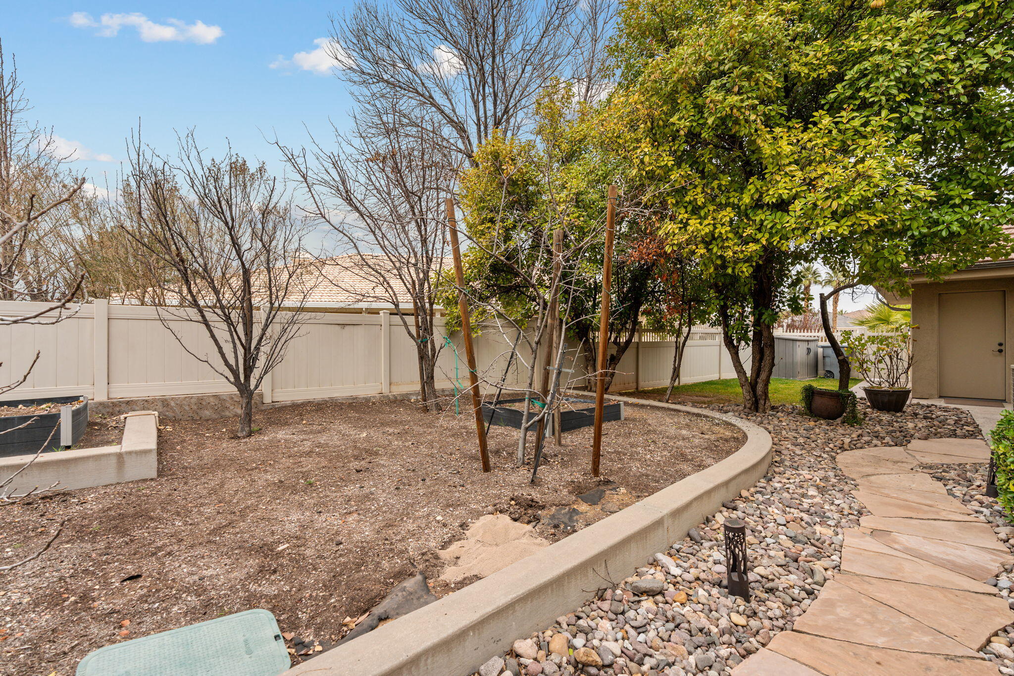 BOULDERS - Residential