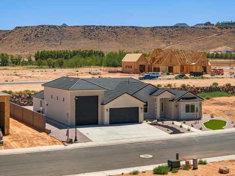 Tiny photo for 1717 S 3630 W, Hurricane, UT 84737 (MLS # 26-274804)