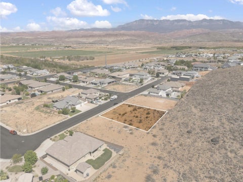 Photo of 2393 S 3330 W 12 #12, Hurricane, UT 84737 (MLS # 26-276990)