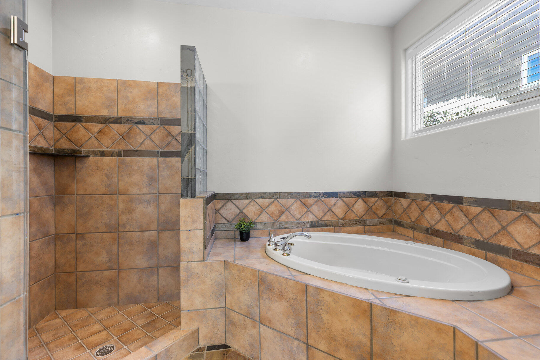 PAIUTE SPRINGS AT ENTRADA - Residential