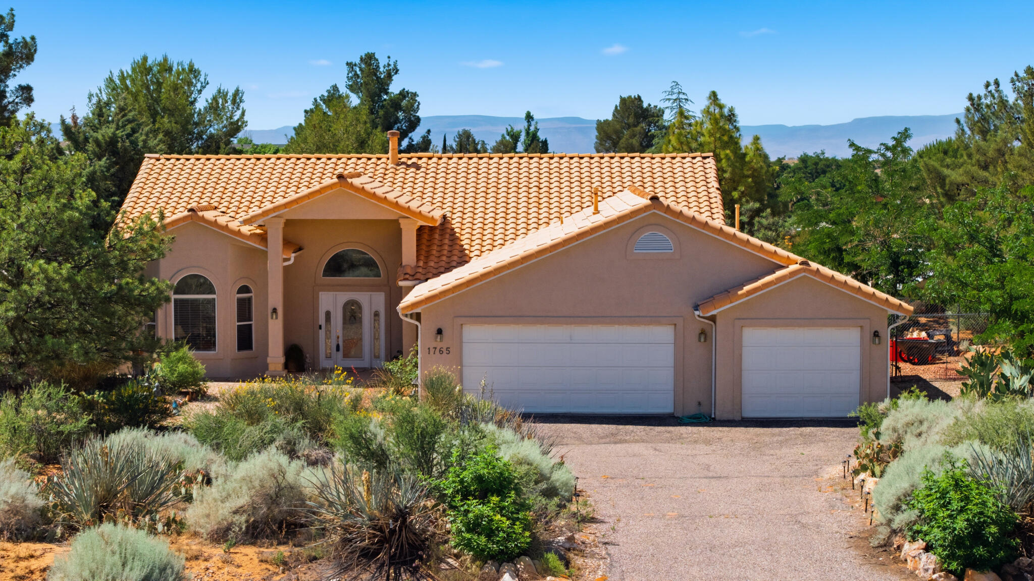 WINCHESTER HILLS - Residential
