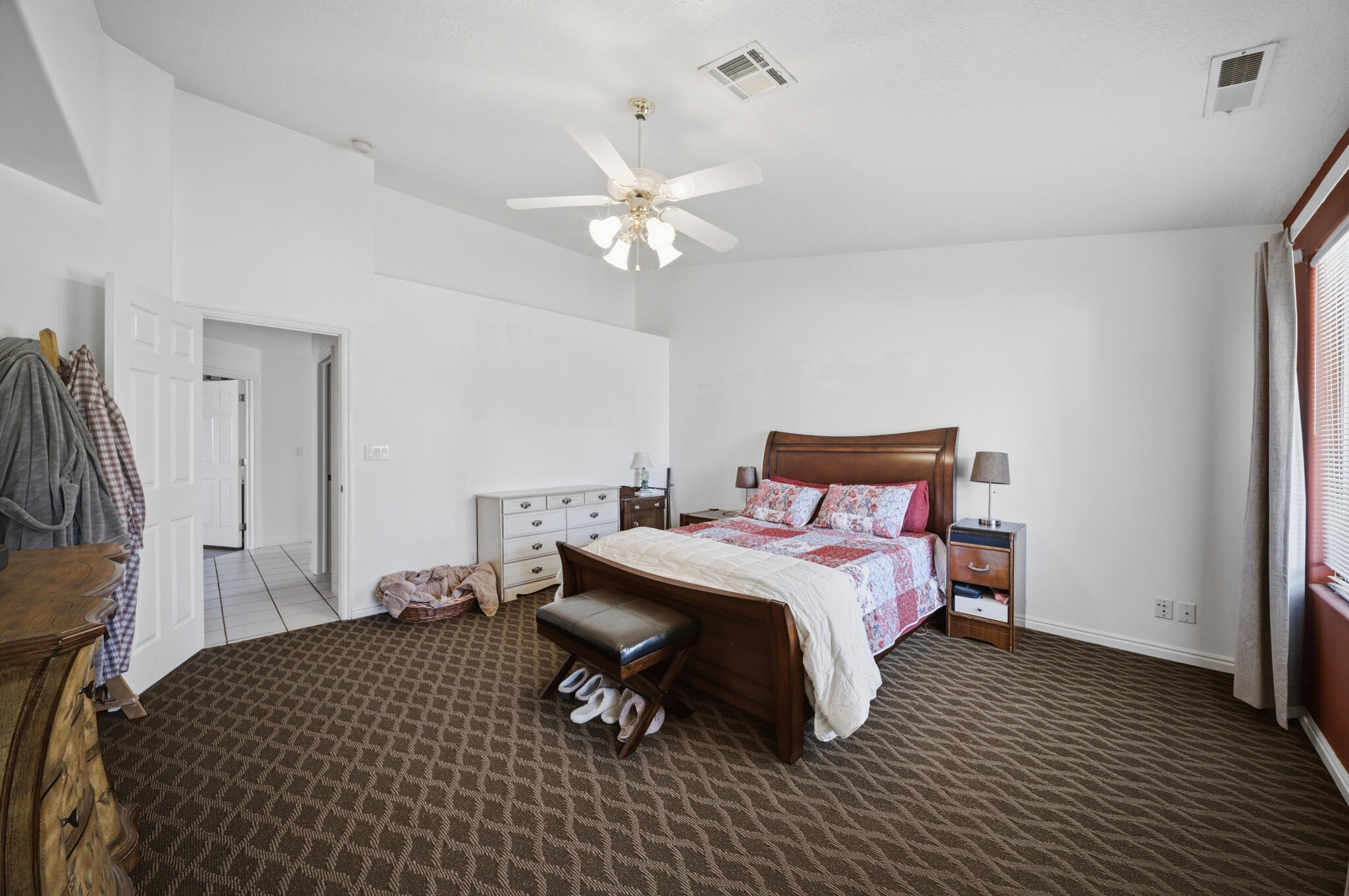 WINCHESTER HILLS - Residential