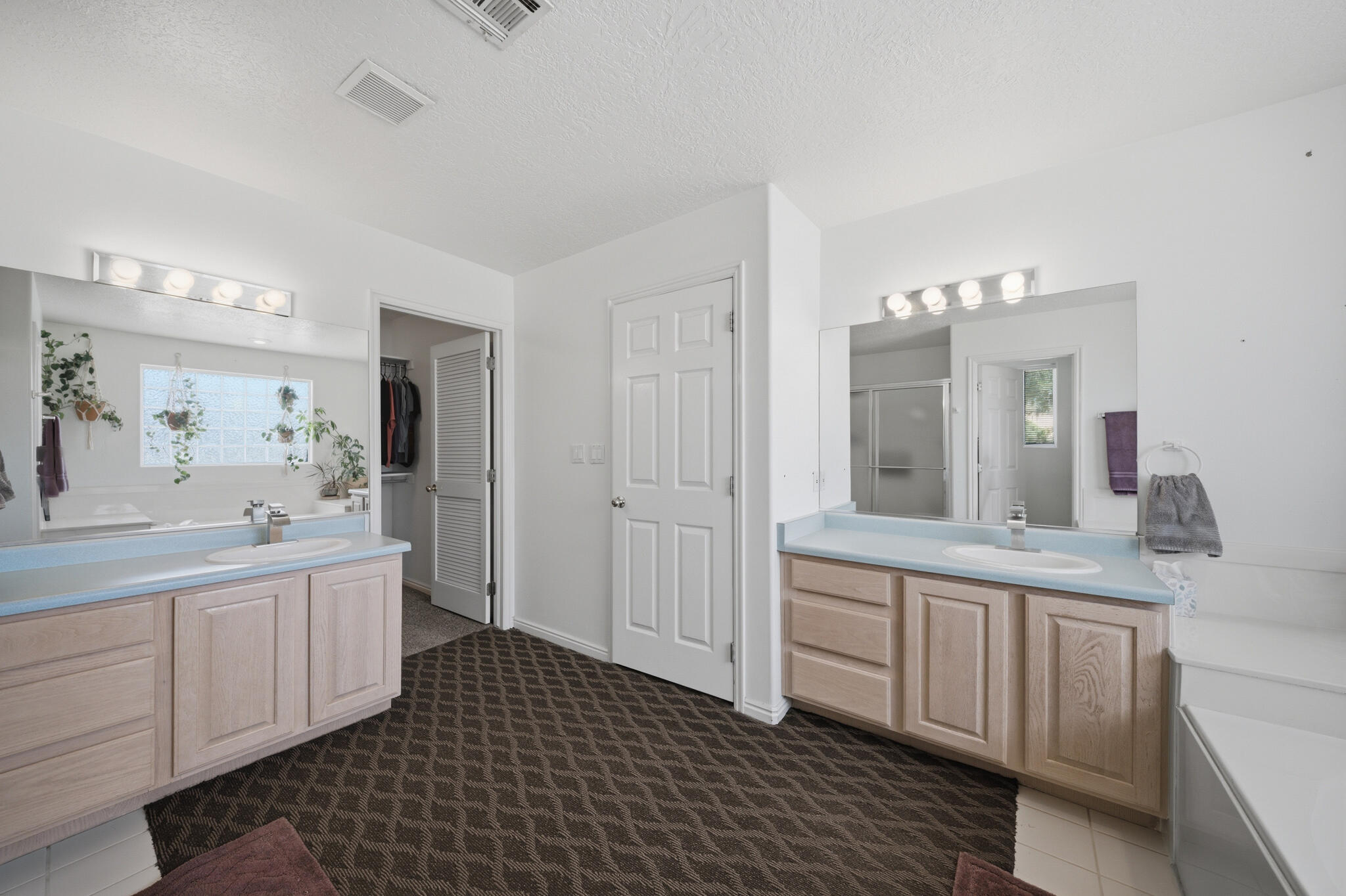 WINCHESTER HILLS - Residential