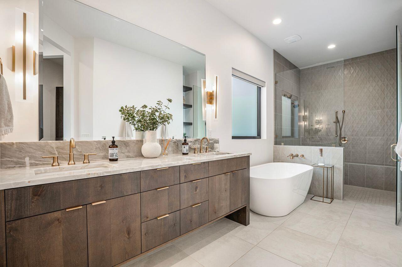 LEDGES OF ST GEORGE - Residential