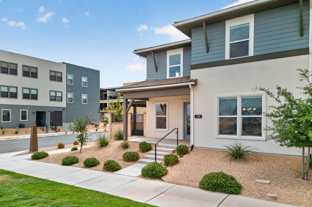 Photo of 778 W Periwinkle LN, Saint George, UT 84790 (MLS # 26-275162)
