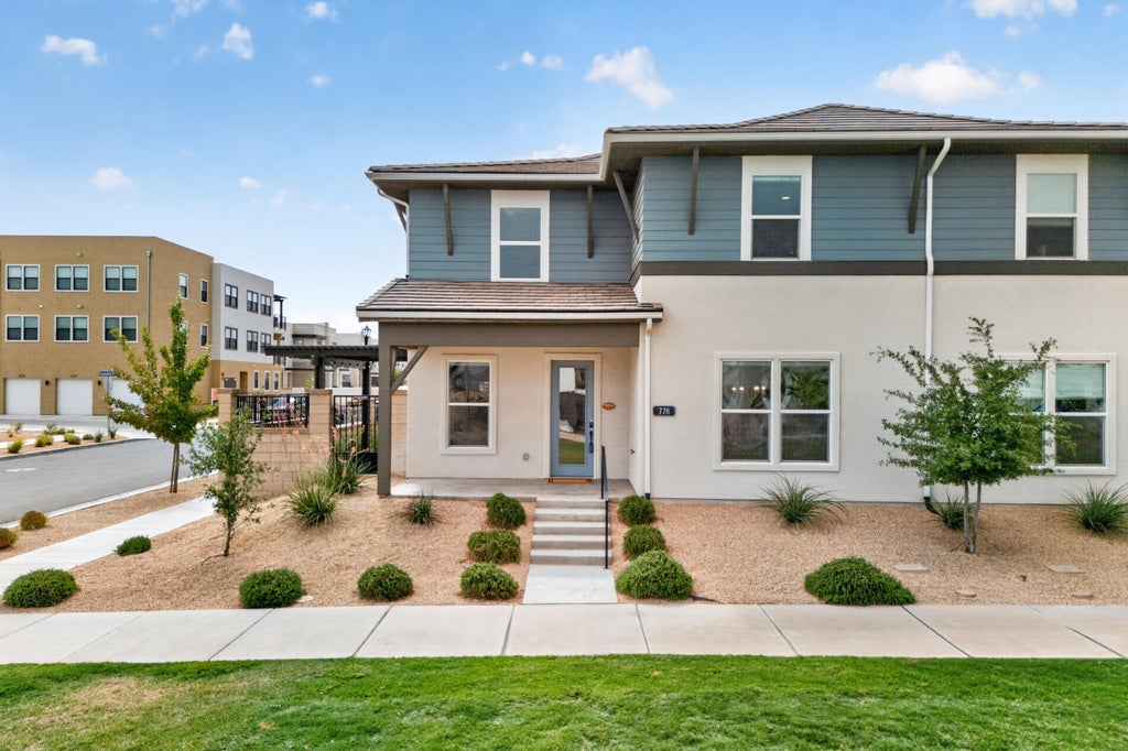 Photo of 778 W Periwinkle LN, Saint George, UT 84790 (MLS # 26-275162)