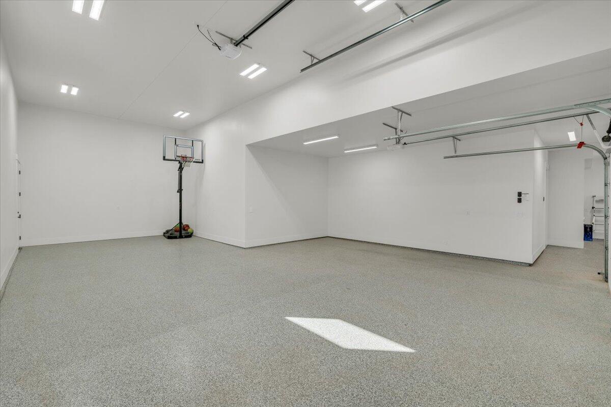 TONAQUINT COVE - Residential