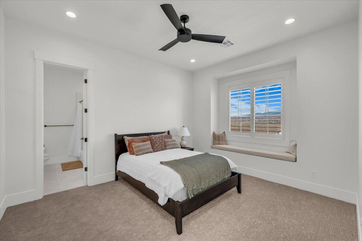 TONAQUINT COVE - Residential