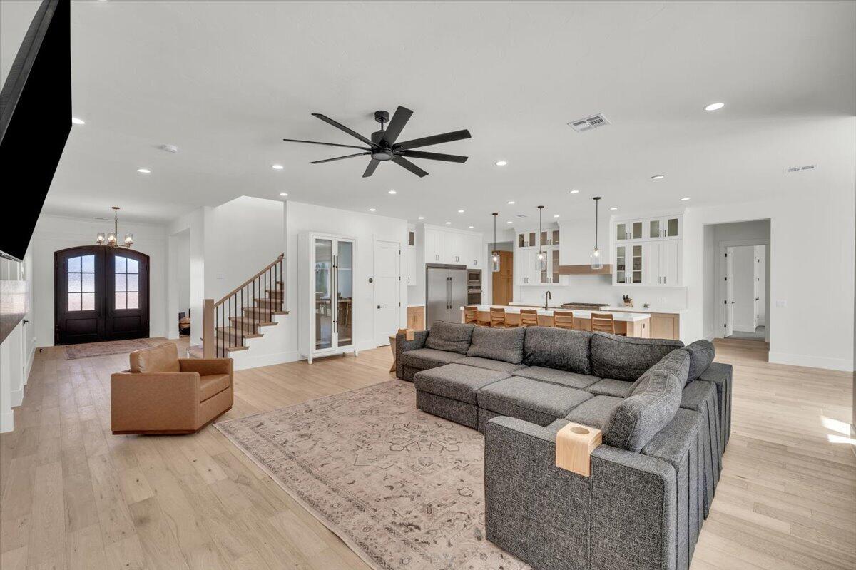 TONAQUINT COVE - Residential