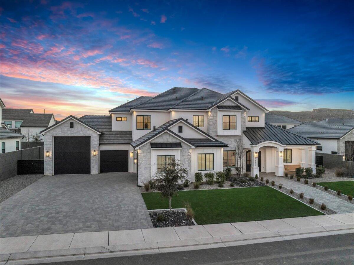 TONAQUINT COVE - Residential