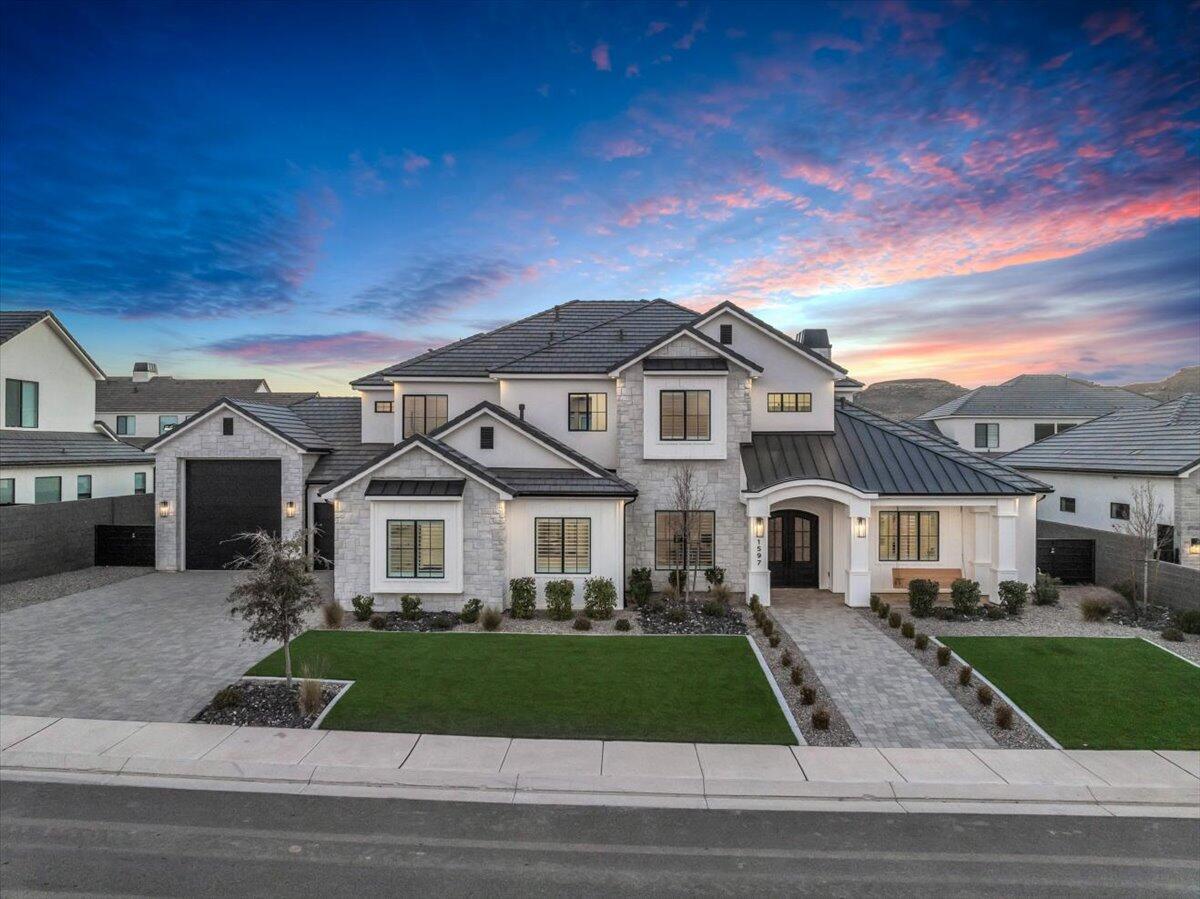 TONAQUINT COVE - Residential