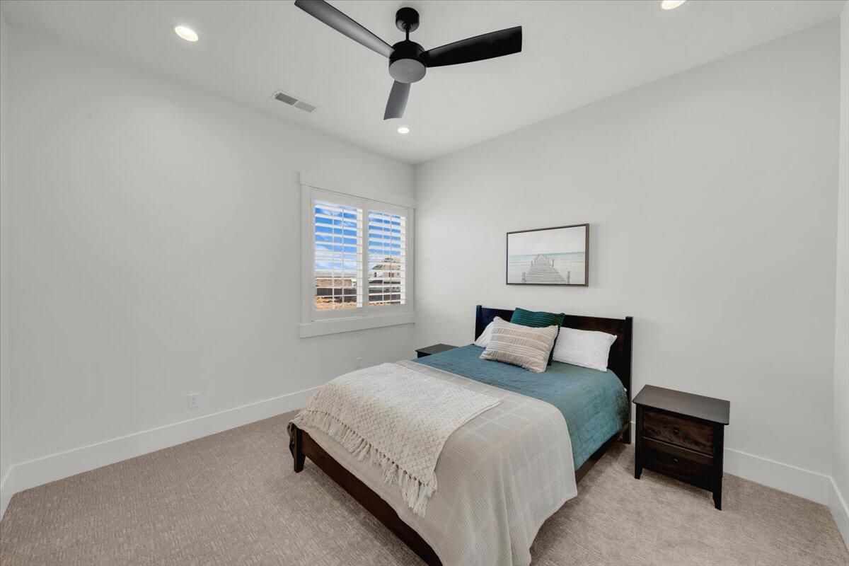 TONAQUINT COVE - Residential