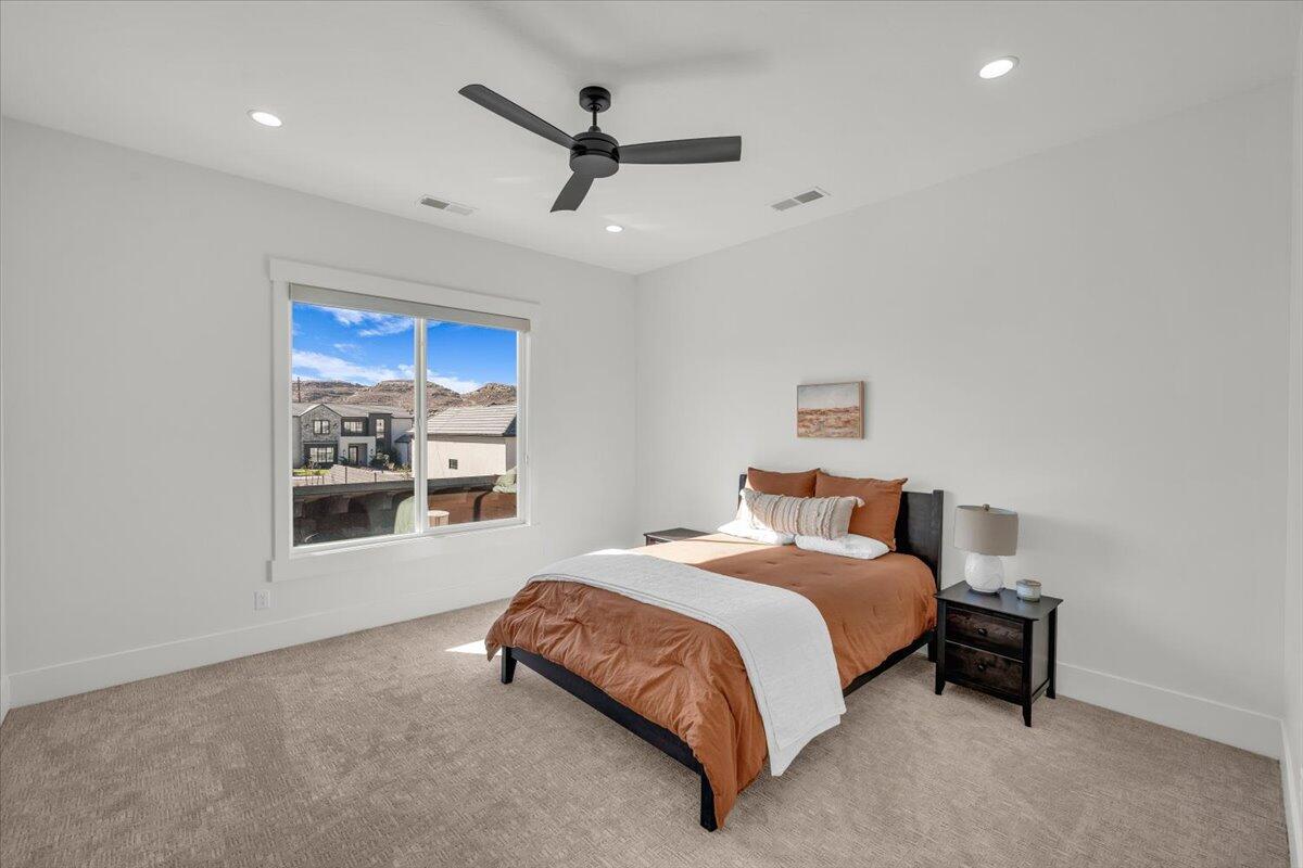 TONAQUINT COVE - Residential