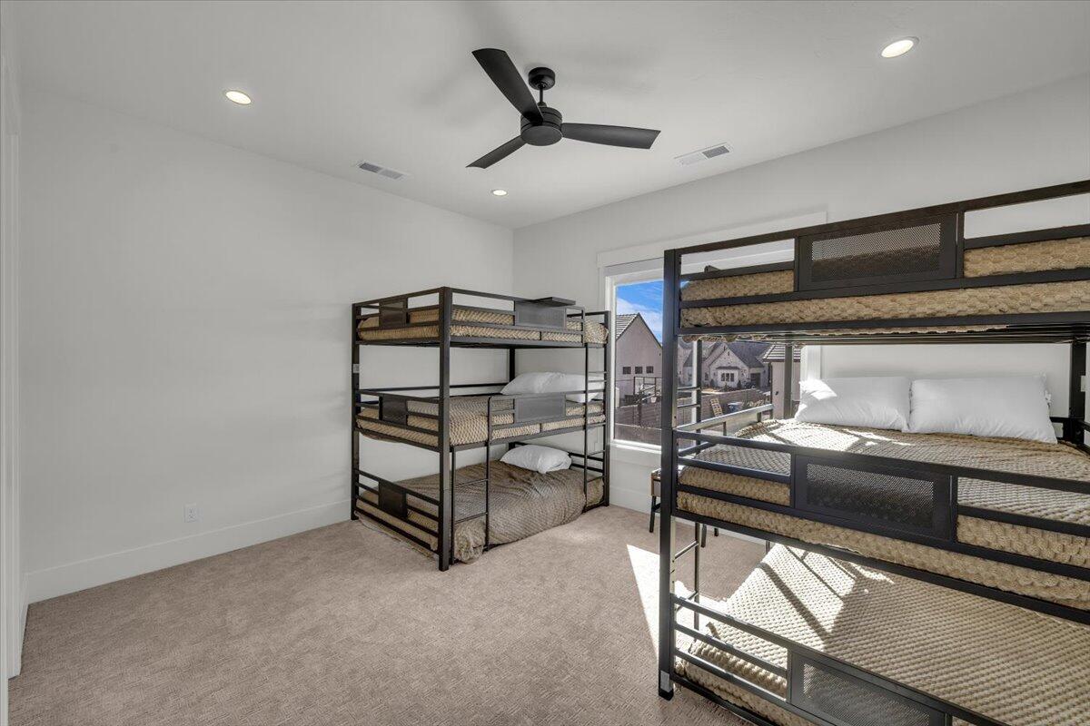 TONAQUINT COVE - Residential