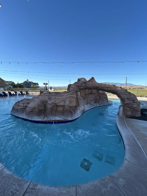 Tiny photo for 1068 E Malibu LN, Washington, UT 84780 (MLS # 26-276832)